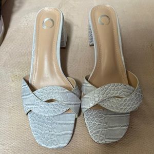 Ladies size 9 sandals